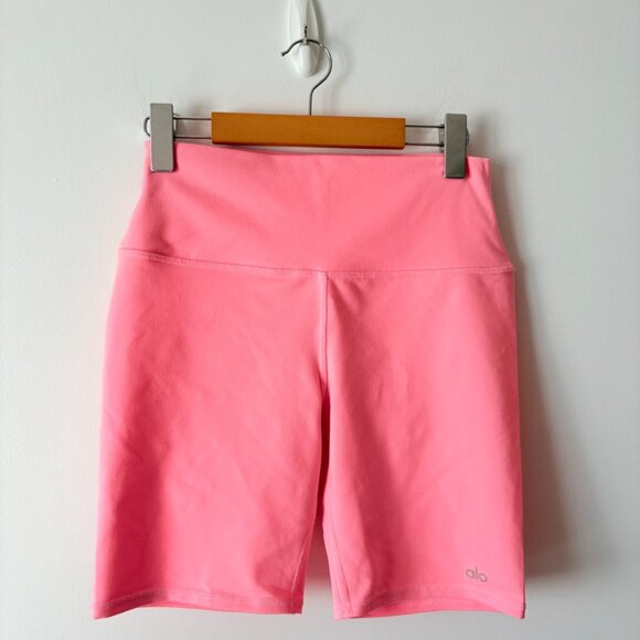 Alo Yoga 7" High Waist Airbrush Biker Shorts in Macaron Pink Size Medium - Picture 3 of 7